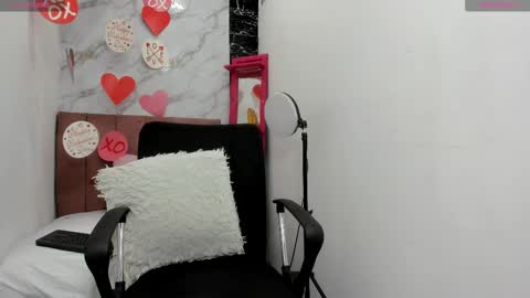 Ariana online show from March 8, 7:40 pm