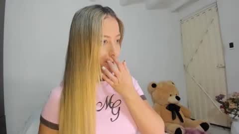 Caro   online show from May 21, 4:21 am