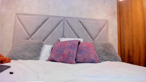 Manu  online show from March 26, 9:27 pm