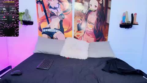 im_riley_ online show from March 18, 1:49 pm