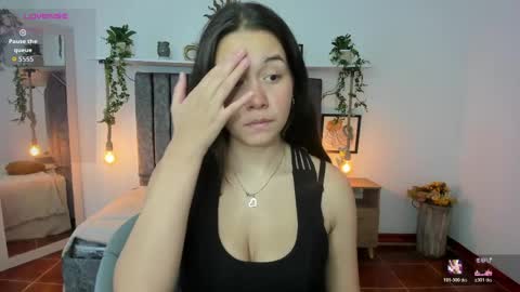 im_tulipan online show from April 12, 8:22 pm