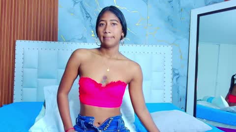 LITTLE AINHOA  online show from February 1, 7:34 pm