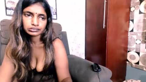 indianhoneyx online show from February 28, 9:20 am