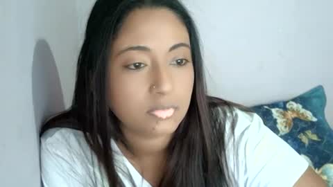 Indianpalgal69 online show from December 4, 2:41 pm