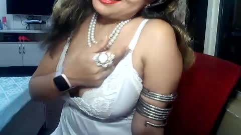 Radha online show from March 3, 6:09 pm