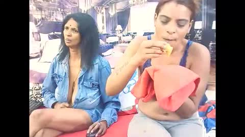 indiansexyass4u2luv online show from February 15, 7:51 am