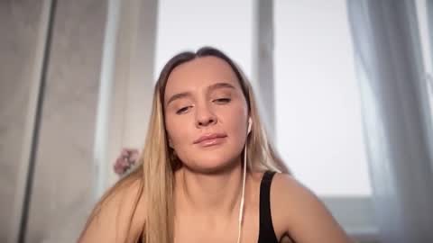 iniva05 online show from March 14, 12:28 pm