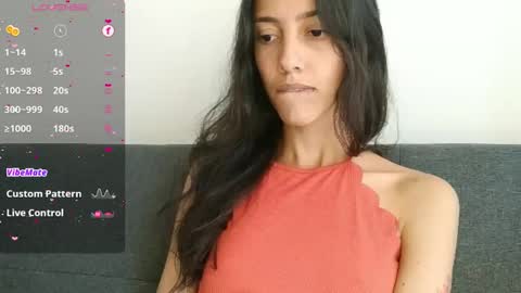 Laroa online show from February 18, 4:49 pm