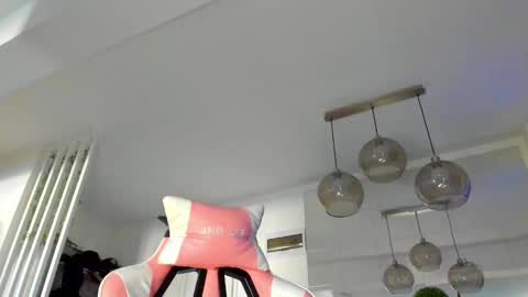 Ir s room online show from November 1, 6:06 am