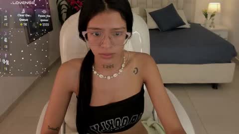 iris8_ online show from November 27, 1:25 pm