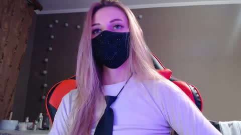 Lily online show from October 15, 4:53 pm