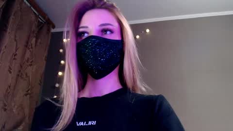Lily online show from May 14, 5:41 pm