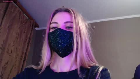 Lily online show from October 30, 8:10 pm