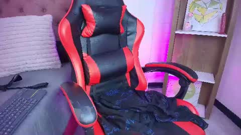 iris_roses online show from July 10, 11:59 pm
