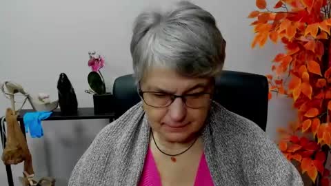 I R I S online show from December 6, 7:21 am