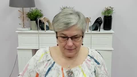 I R I S online show from January 13, 7:03 am