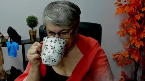 I R I S online show from February 5, 7:39 am