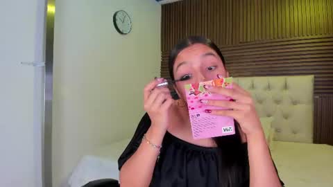 Iris Fyre  online show from June 20, 12:31 pm