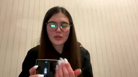 irisss31 online show from February 8, 7:27 pm