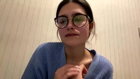 irisss31 online show from March 10, 7:29 pm