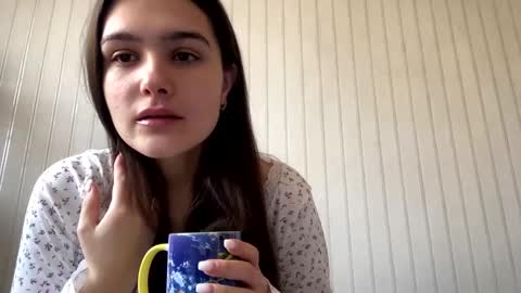 irisss31 online show from March 5, 8:00 am