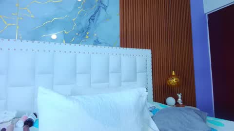 Sandy  online show from February 13, 12:11 pm