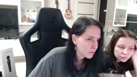 Irwi Tomboy online show from February 25, 3:42 am