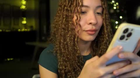 isa_____ online show from December 16, 1:00 am