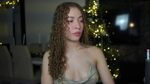 isa_____ online show from December 17, 2:06 am