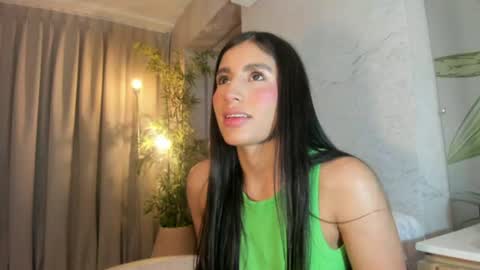 isabelastefano online show from July 18, 3:54 am