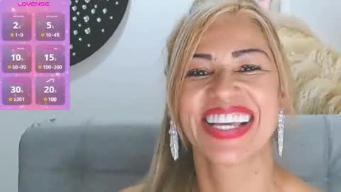 Isabel online show from February 2, 9:02 pm