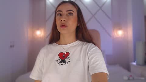 Isa  online show from September 18, 4:16 pm