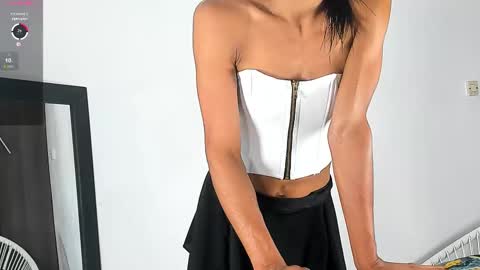 Isabella online show from March 8, 10:45 pm