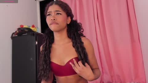 isabella online show from December 19, 1:07 am