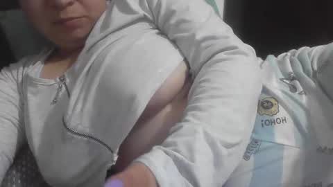 isabellaa_hills_ online show from October 9, 6:01 pm