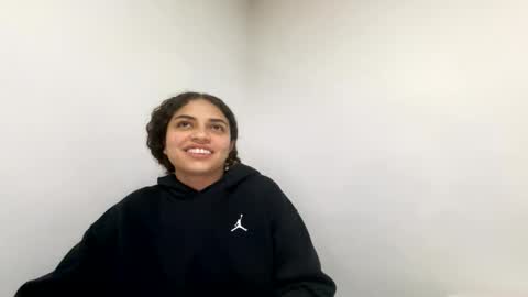 Isabella.. back again  online show from February 24, 2:11 am