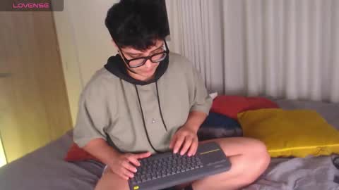 Isabella Mout  online show from March 14, 1:50 am