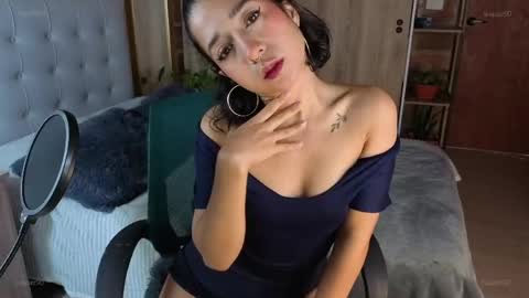 Isabela Paz online show from April 14, 12:27 pm