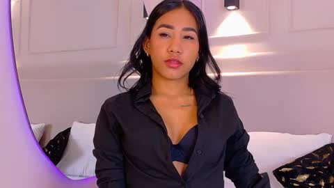 Isa online show from November 11, 8:28 pm