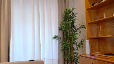 isabellauribe online show from September 26, 2:58 pm