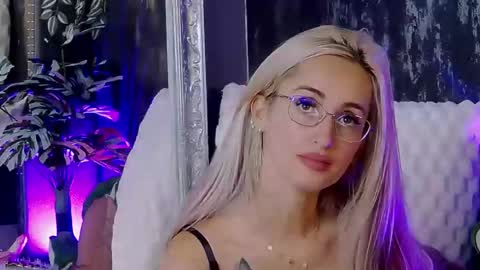 IsabelleEthan online show from September 22, 1:26 am