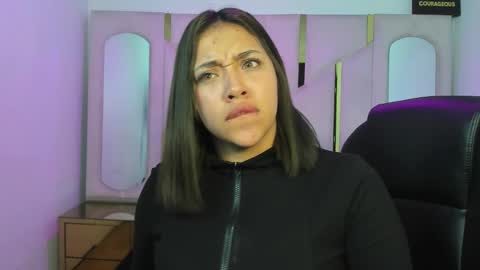 isabellrodriguez18 online show from March 15, 5:20 am