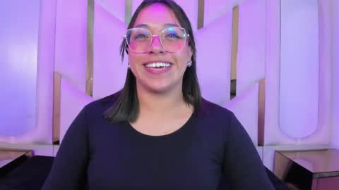 isabellrodriguez18 online show from April 11, 8:07 am