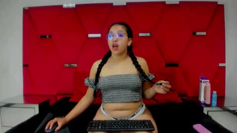 isabellrodriguez18 online show from January 8, 4:02 am