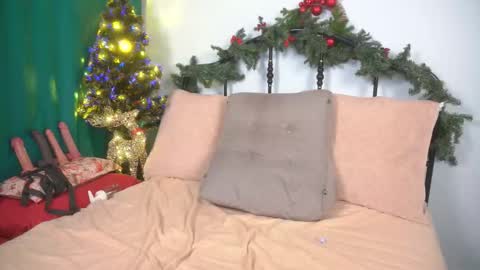 isadoradunkan online show from December 22, 8:34 pm