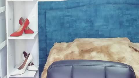 Isabel online show from June 4, 4:22 pm