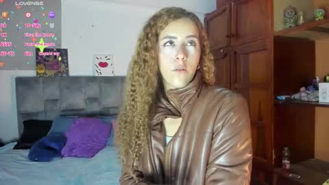 Isabela  online show from September 21, 4:00 am