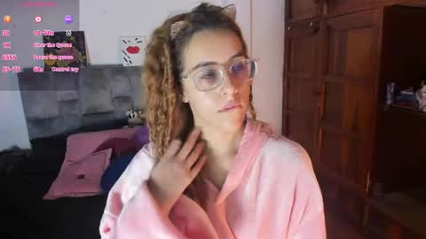 Isabela  online show from October 3, 7:24 am