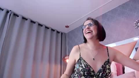 Isis online show from December 4, 6:33 am