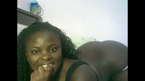 isla_booby online show from May 17, 12:21 am
